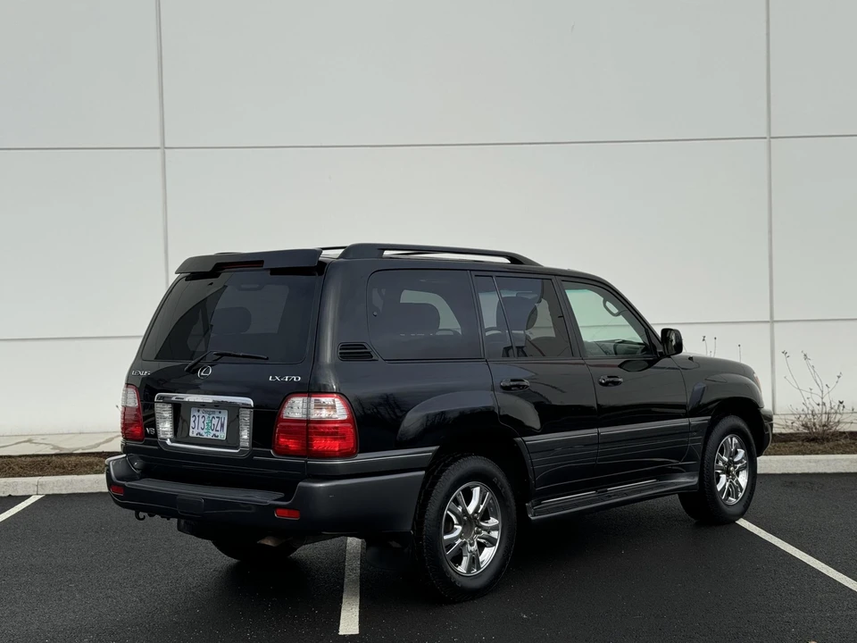2005 Lexus LX 2nd Gen - Image 17 of 31