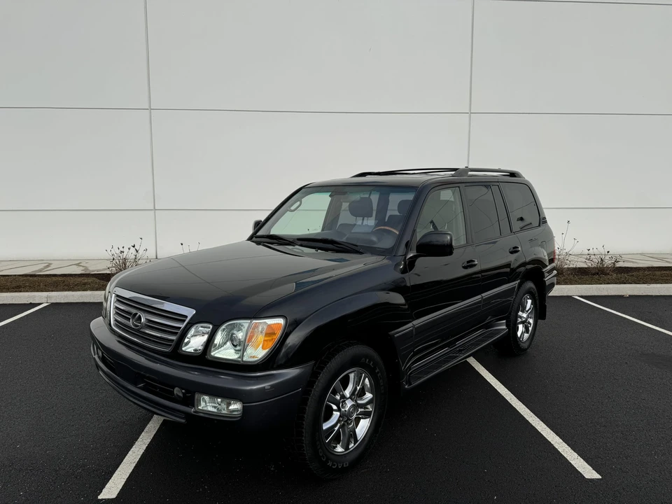 2005 Lexus LX 2nd Gen - Image 4 of 31