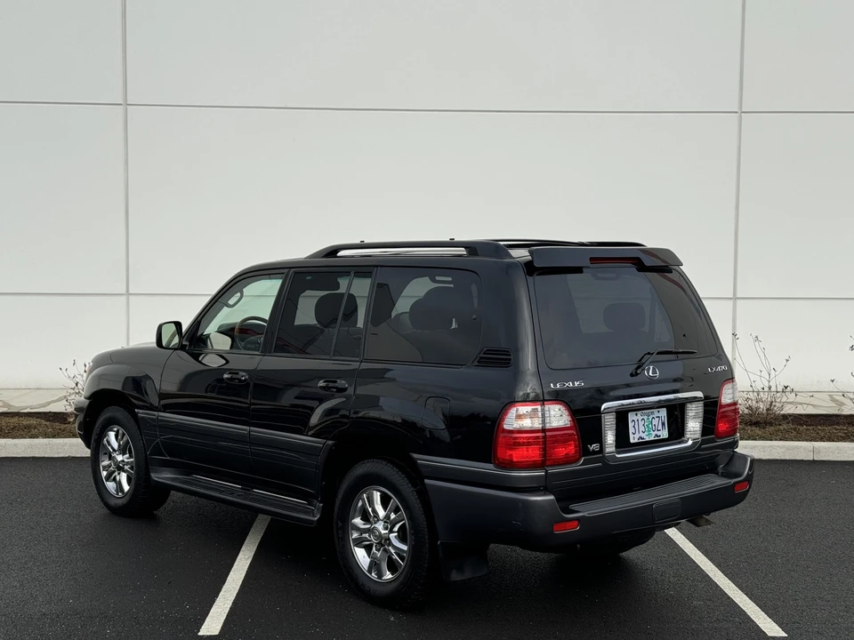 2005 Lexus LX 2nd Gen - Image 9 of 31