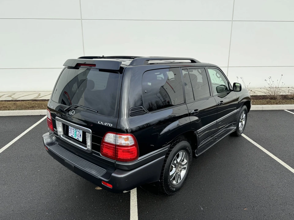 2005 Lexus LX 2nd Gen - Image 14 of 31