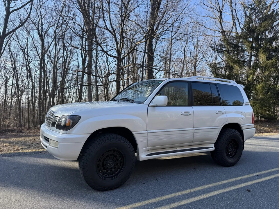 2005 Lexus LX 2nd Gen - Image 9 of 31