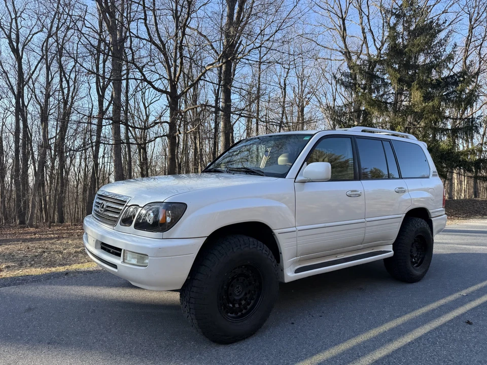 2005 Lexus LX 2nd Gen - Image 10 of 31