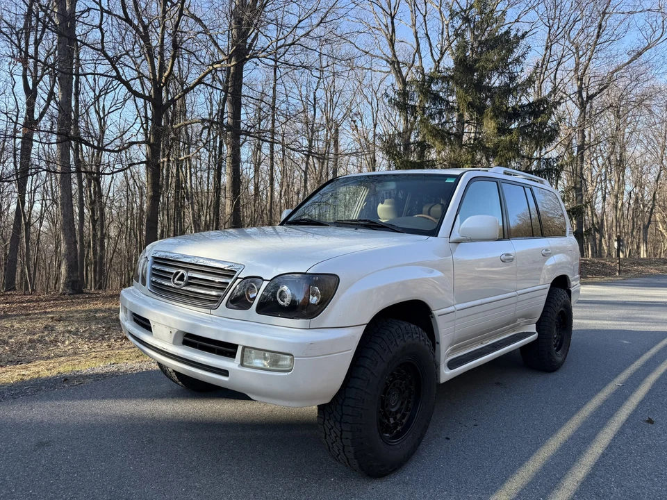 2005 Lexus LX 2nd Gen - Image 15 of 31