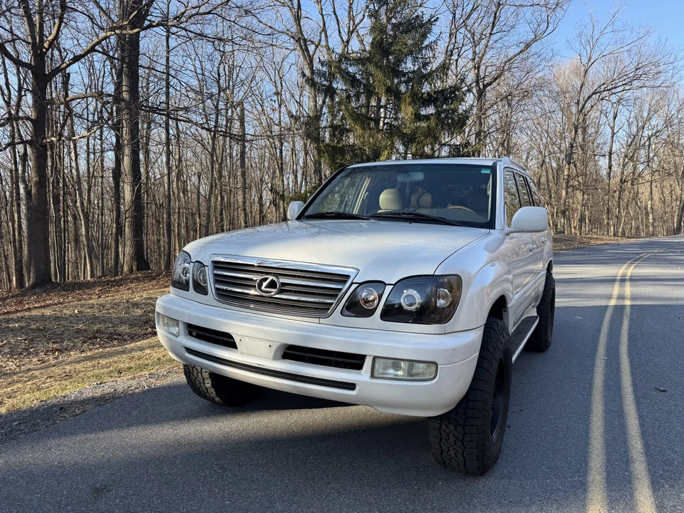 2005 Lexus LX 2nd Gen - Image 19 of 31