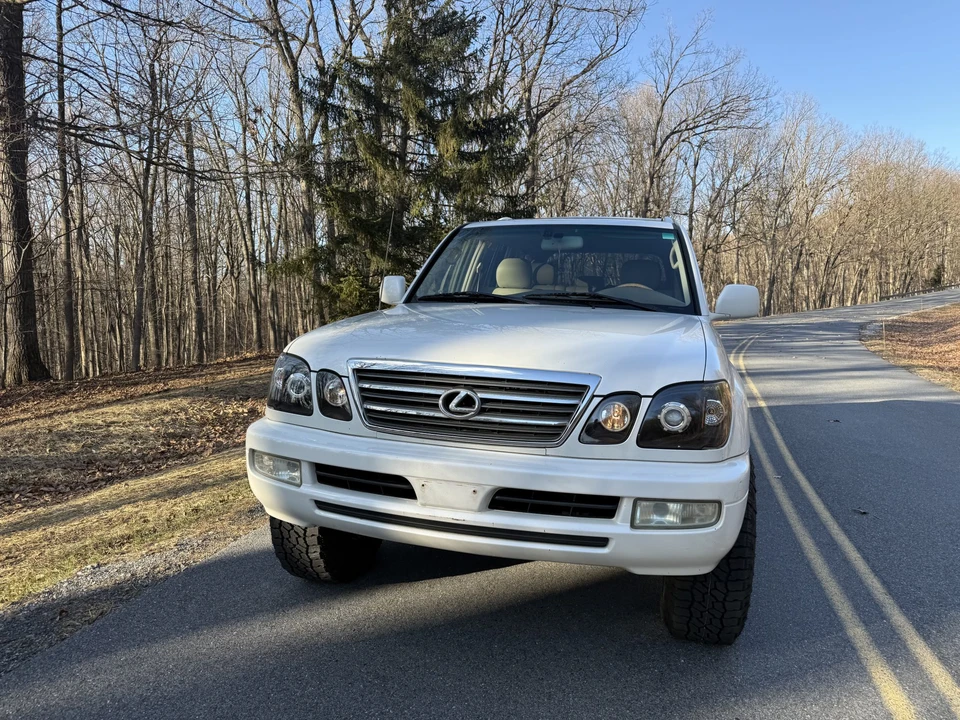 2005 Lexus LX 2nd Gen - Image 20 of 31