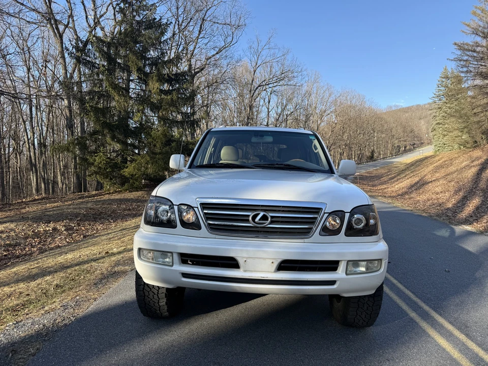 2005 Lexus LX 2nd Gen - Image 21 of 31