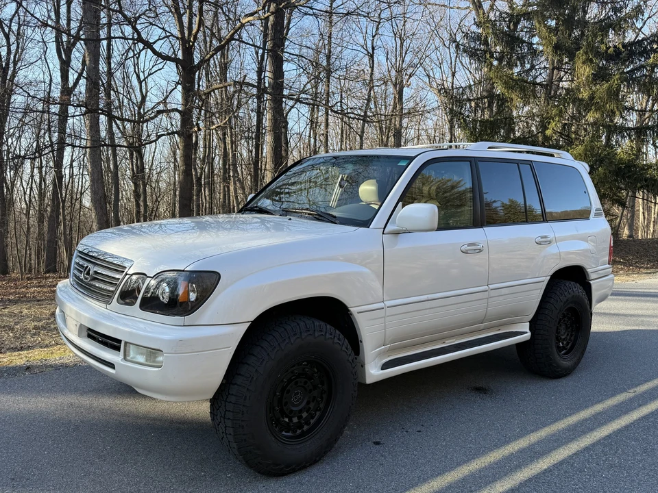 2005 Lexus LX 2nd Gen - Image 11 of 31