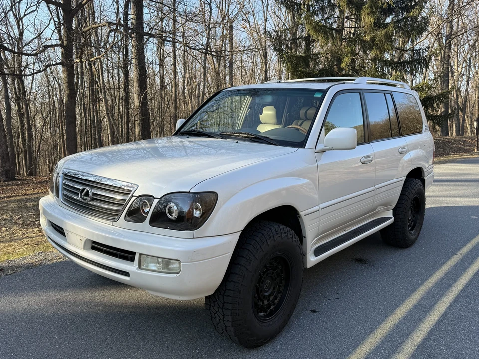 2005 Lexus LX 2nd Gen - Image 14 of 31