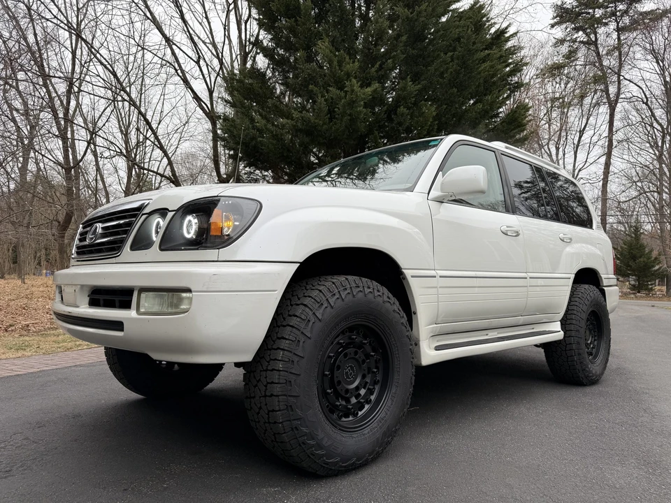 2005 Lexus LX 2nd Gen - Image 13 of 31