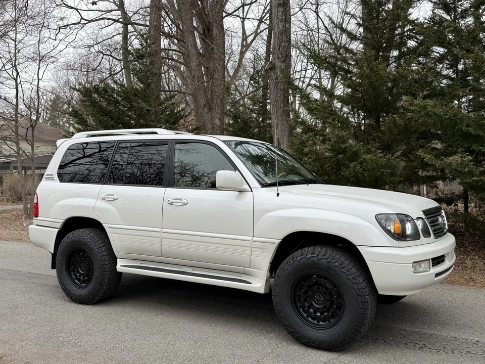2005 Lexus LX 2nd Gen - Image 31 of 31