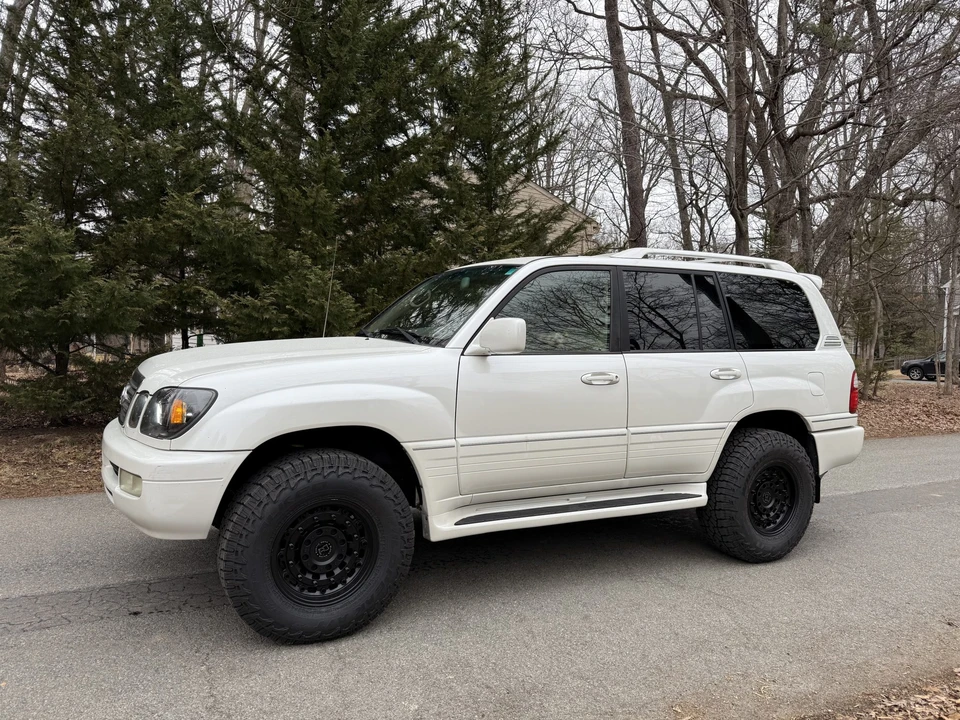 2005 Lexus LX 2nd Gen - Image 6 of 31