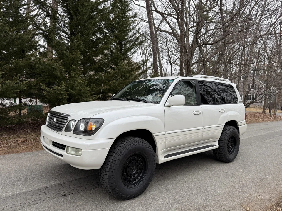 2005 Lexus LX 2nd Gen - Image 12 of 31