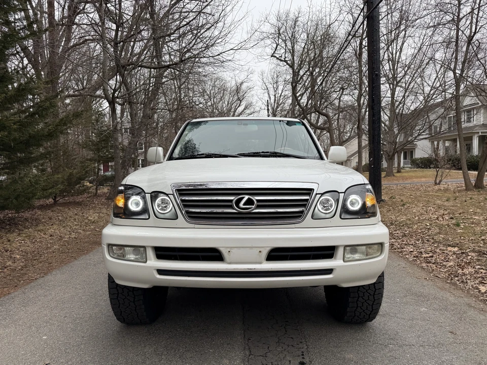 2005 Lexus LX 2nd Gen - Image 24 of 31