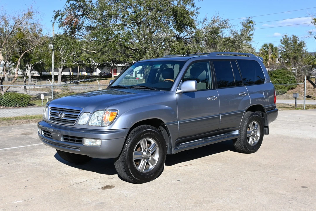 2005 Lexus LX 2nd Gen - Image 6 of 31