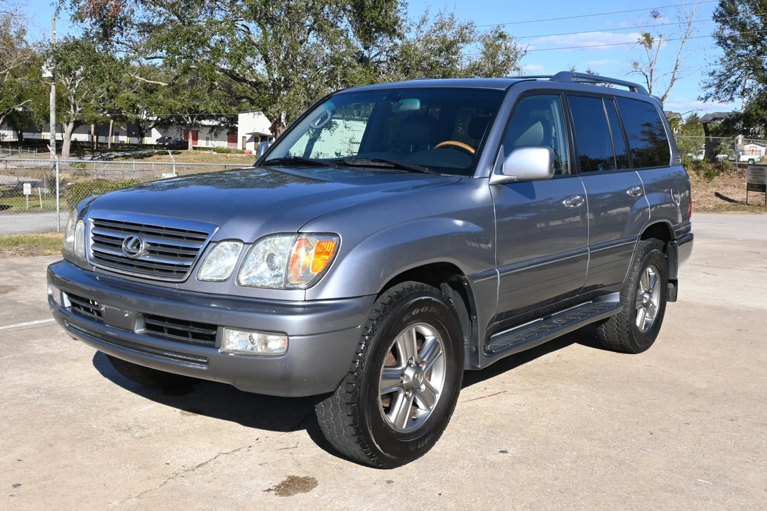 2005 Lexus LX 2nd Gen - Image 5 of 31