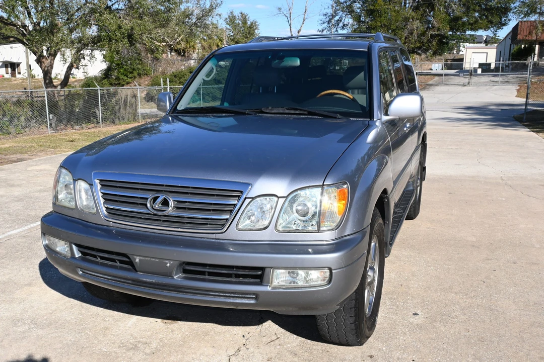 2005 Lexus LX 2nd Gen - Image 2 of 31