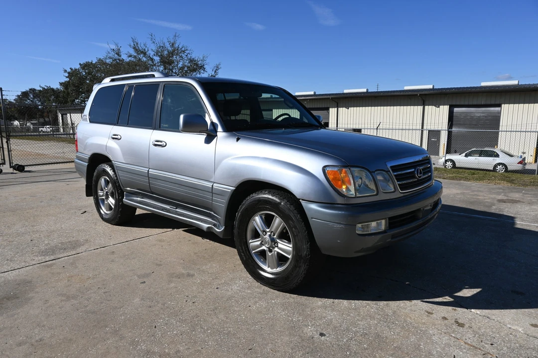 2005 Lexus LX 2nd Gen - Image 31 of 31