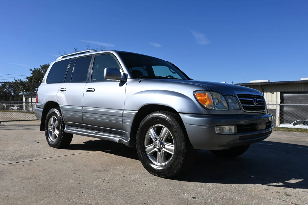 2005 Lexus LX 2nd Gen - Image 30 of 31