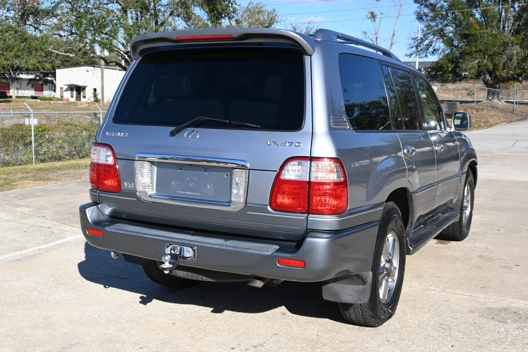 2005 Lexus LX 2nd Gen - Image 21 of 31