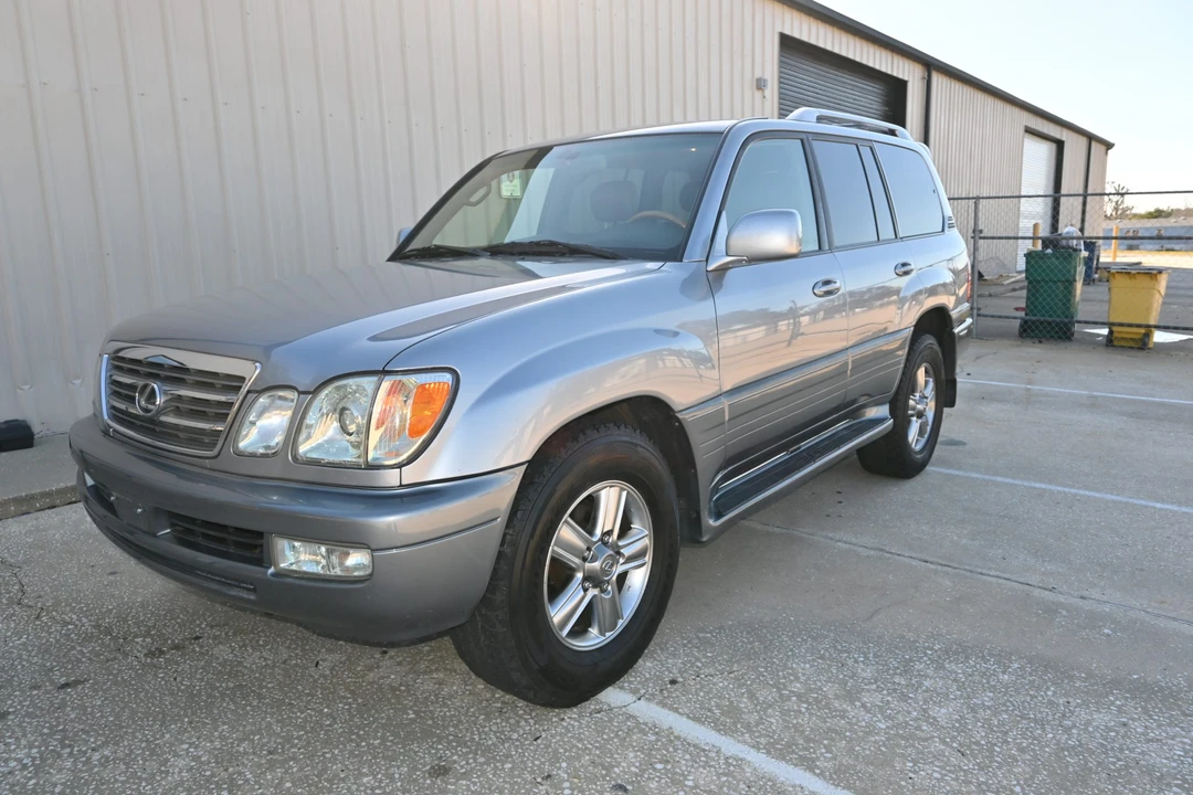2005 Lexus LX 2nd Gen - Image 8 of 31