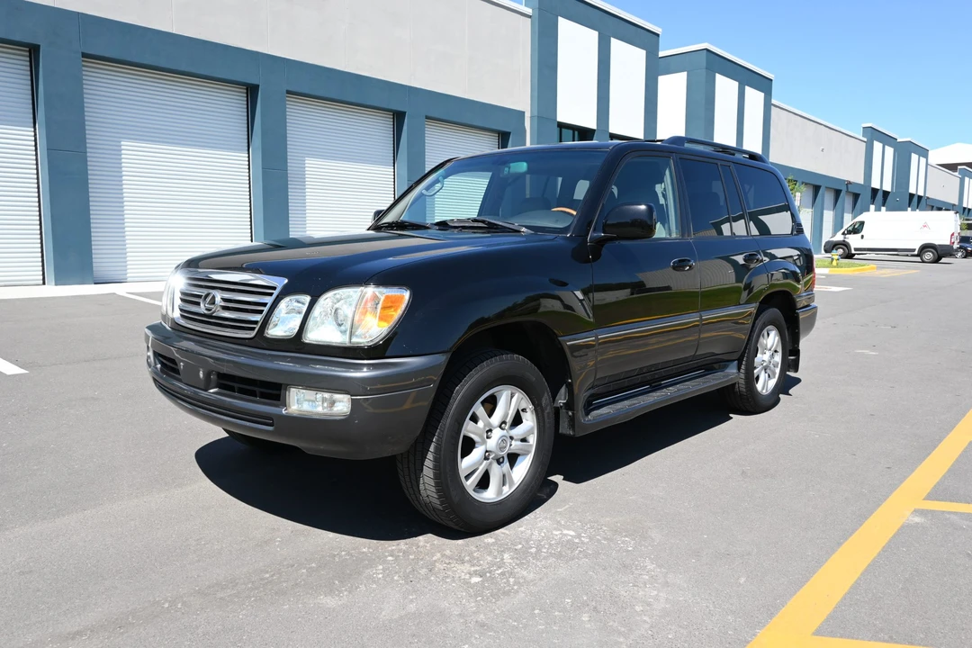 2005 Lexus LX 2nd Gen - Image 3 of 31