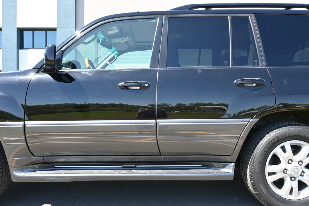 2005 Lexus LX 2nd Gen - Image 23 of 31