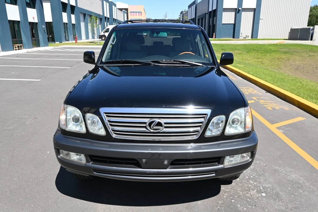 2005 Lexus LX 2nd Gen - Image 6 of 31