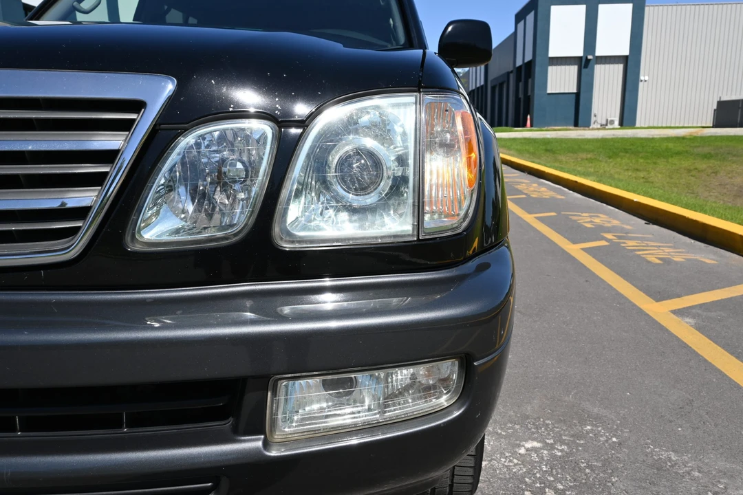 2005 Lexus LX 2nd Gen - Image 20 of 31