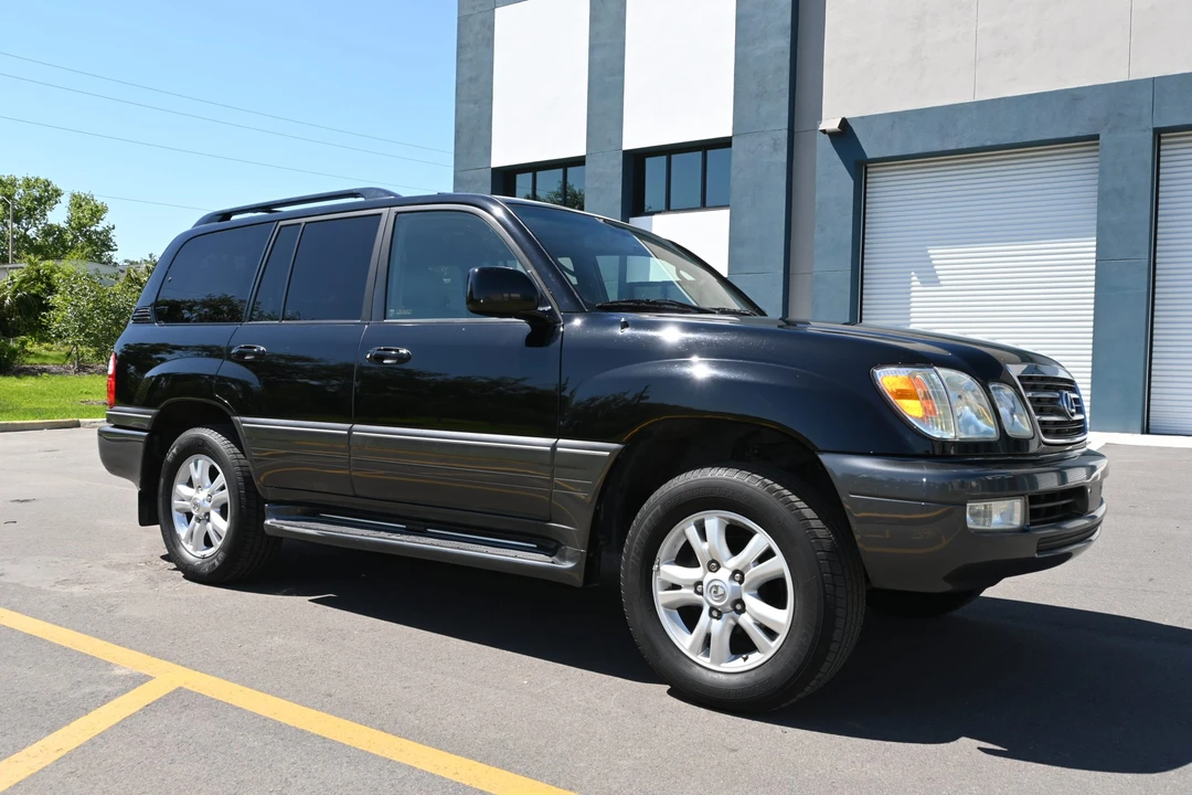 2005 Lexus LX 2nd Gen - Image 9 of 31