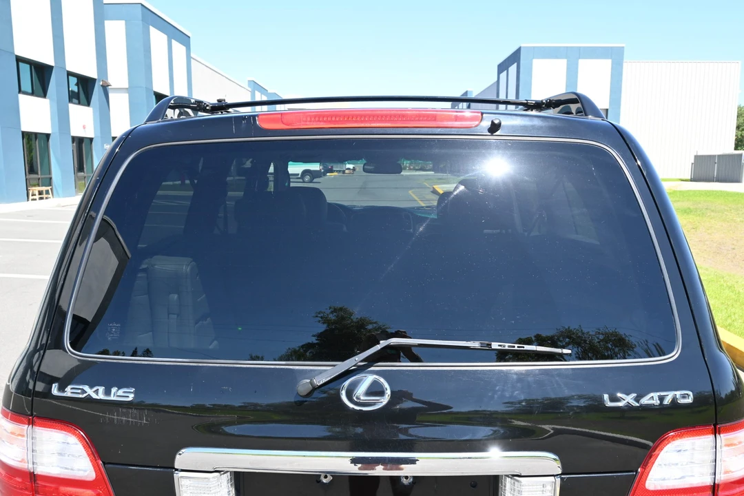 2005 Lexus LX 2nd Gen - Image 30 of 31