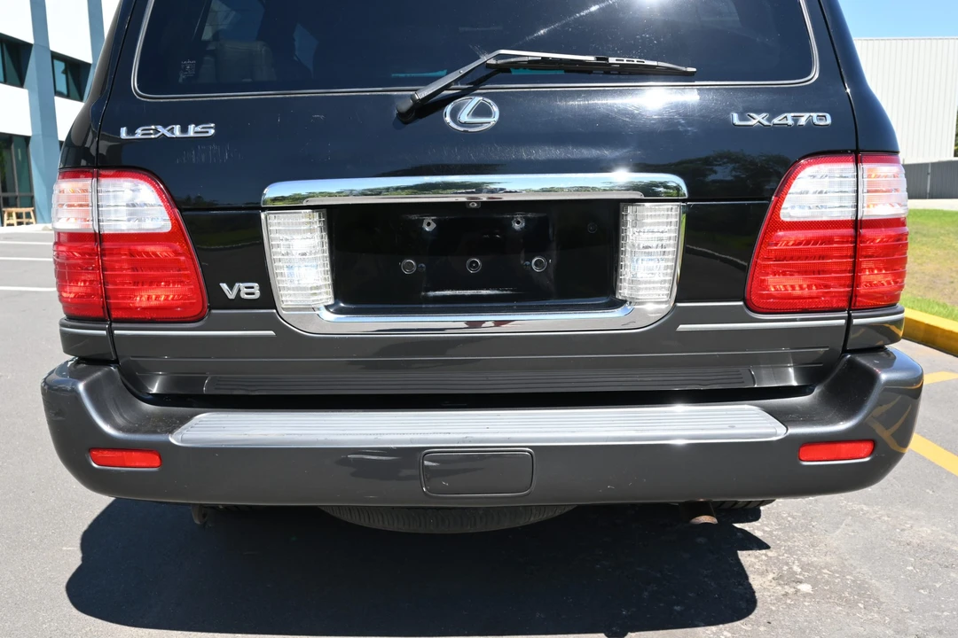 2005 Lexus LX 2nd Gen - Image 31 of 31