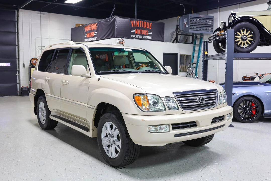 2005 Lexus LX 2nd Gen - Image 13 of 31