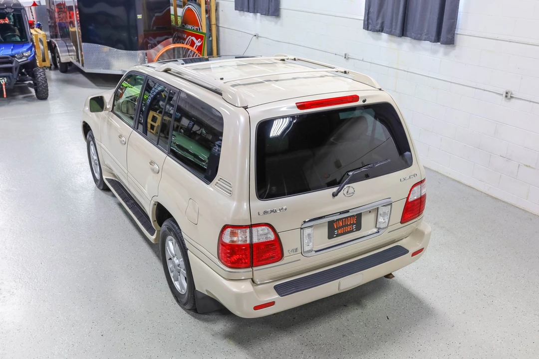 2005 Lexus LX 2nd Gen - Image 5 of 31