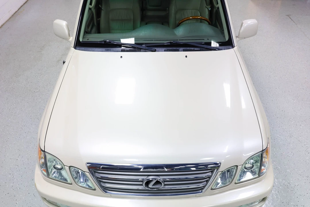 2005 Lexus LX 2nd Gen - Image 29 of 31