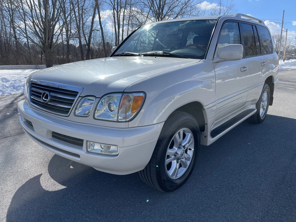 2005 Lexus LX 2nd Gen - Image 12 of 31