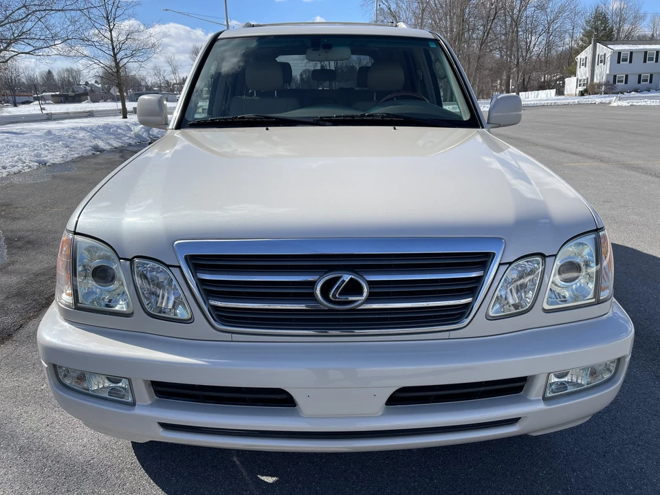 2005 Lexus LX 2nd Gen - Image 9 of 31