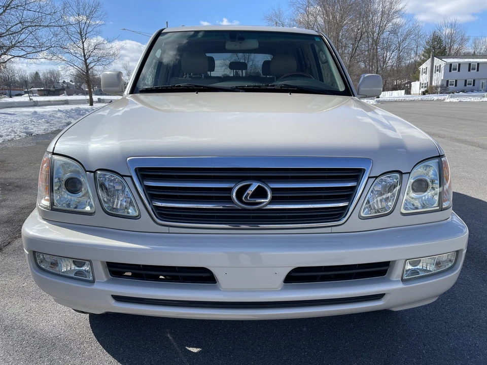 2005 Lexus LX 2nd Gen - Image 8 of 31