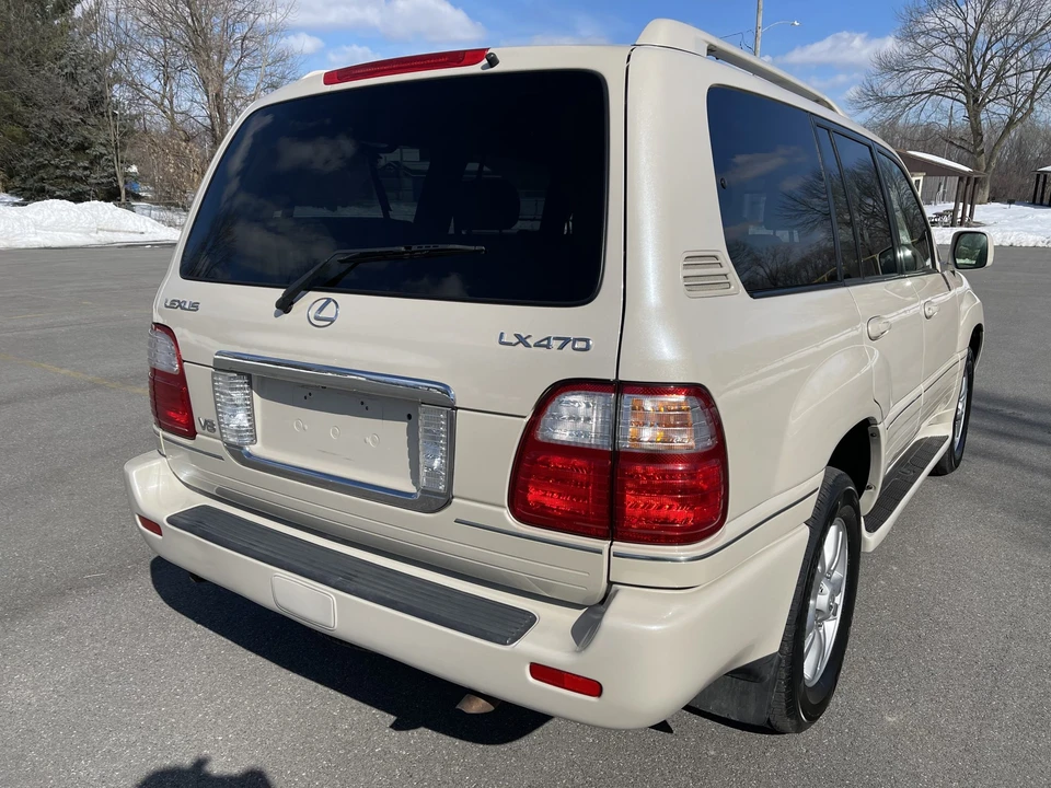 2005 Lexus LX 2nd Gen - Image 21 of 31