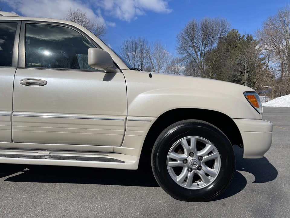 2005 Lexus LX 2nd Gen - Image 31 of 31