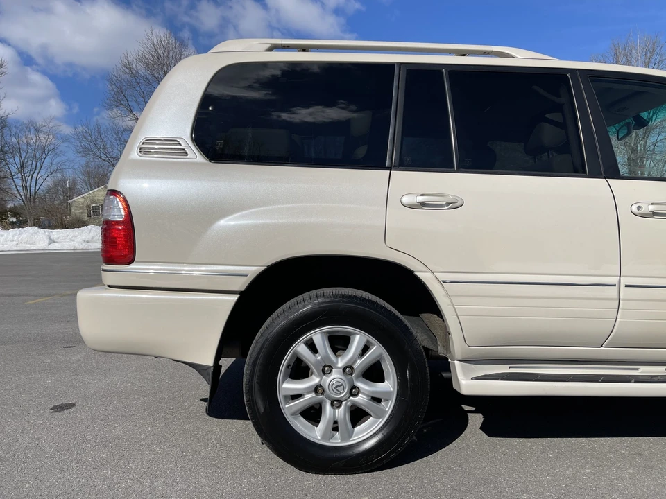 2005 Lexus LX 2nd Gen - Image 30 of 31