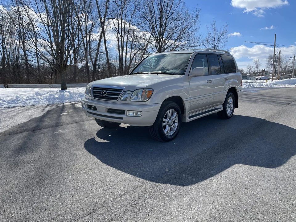 2005 Lexus LX 2nd Gen - Image 2 of 31