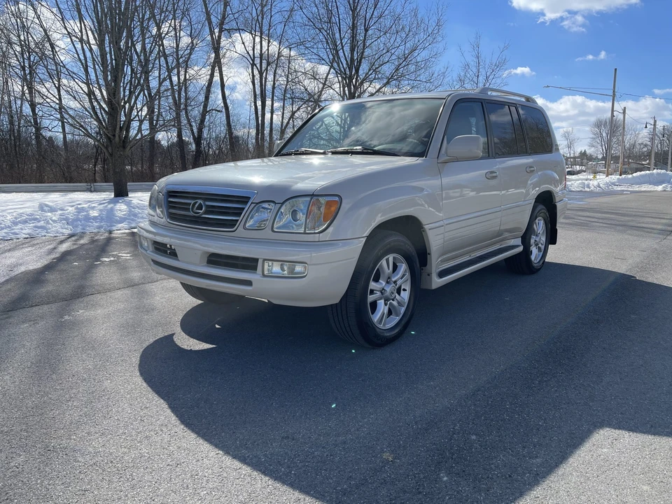 2005 Lexus LX 2nd Gen - Image 3 of 31