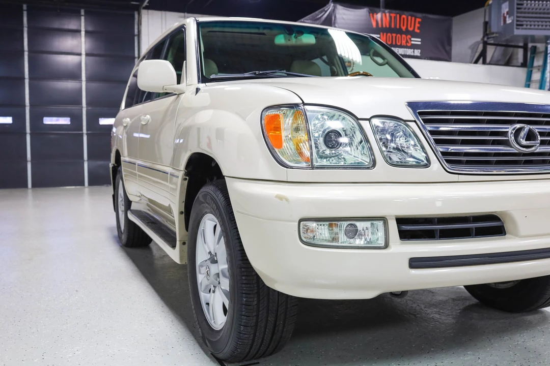 2005 Lexus LX 2nd Gen - Image 20 of 31