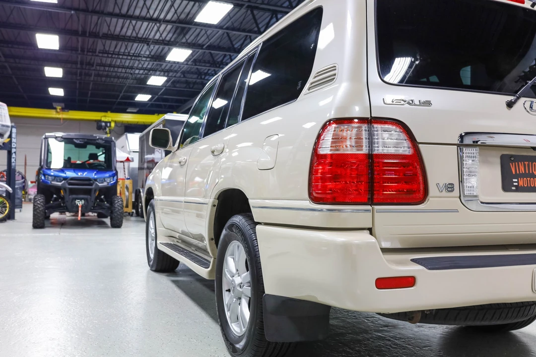 2005 Lexus LX 2nd Gen - Image 24 of 31