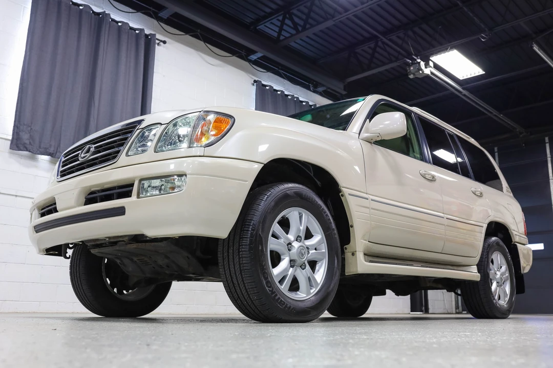 2005 Lexus LX 2nd Gen - Image 14 of 31
