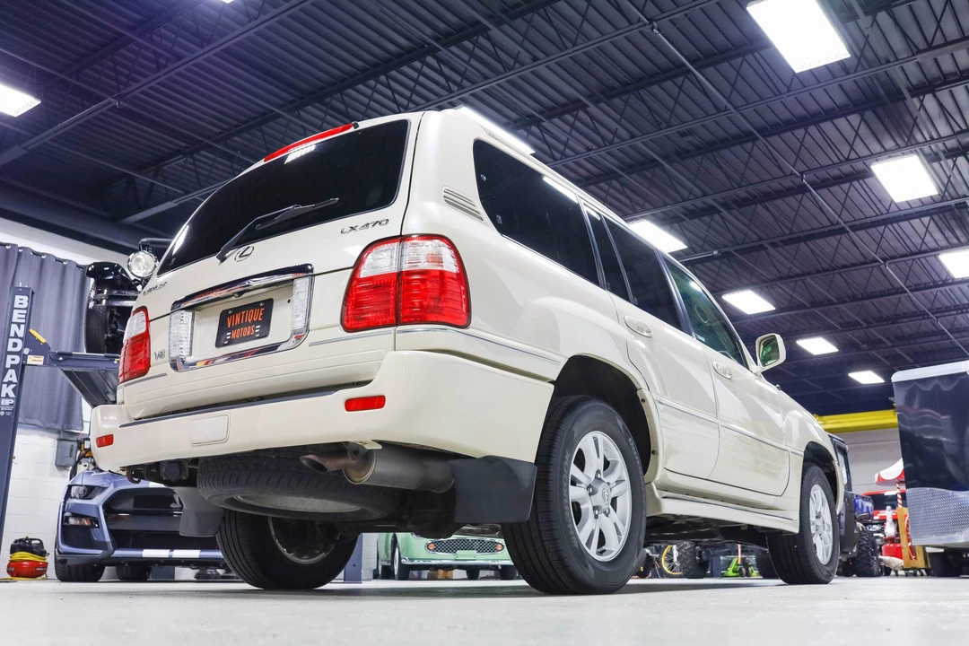 2005 Lexus LX 2nd Gen - Image 17 of 31