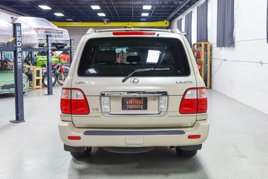 2005 Lexus LX 2nd Gen - Image 7 of 31
