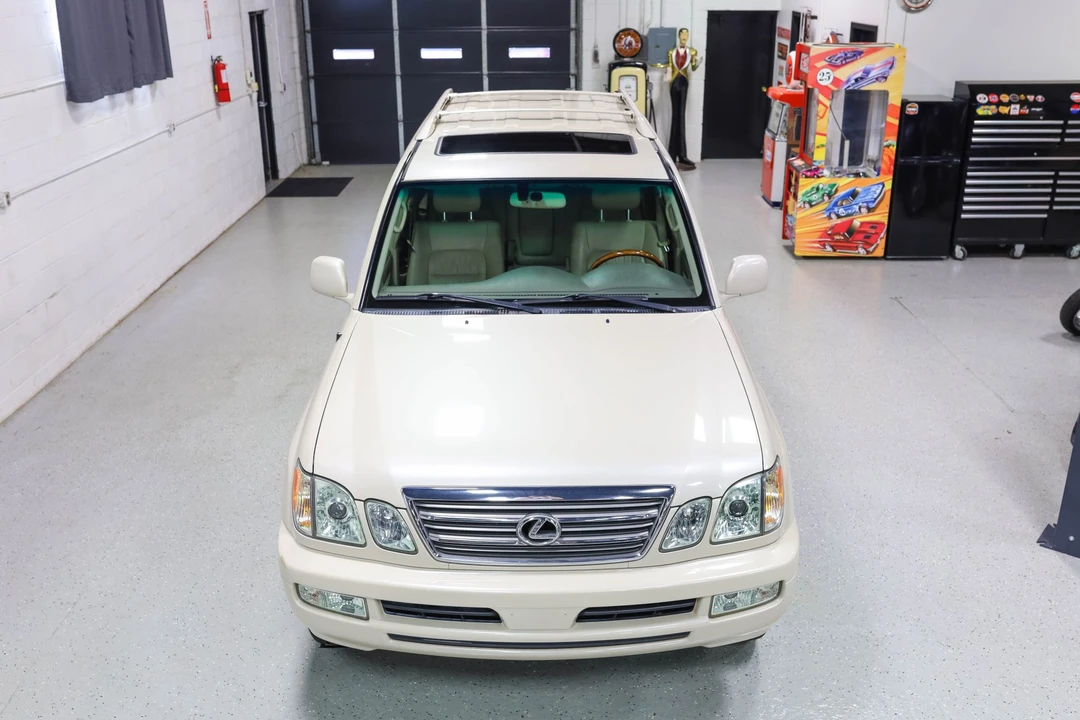 2005 Lexus LX 2nd Gen - Image 31 of 31