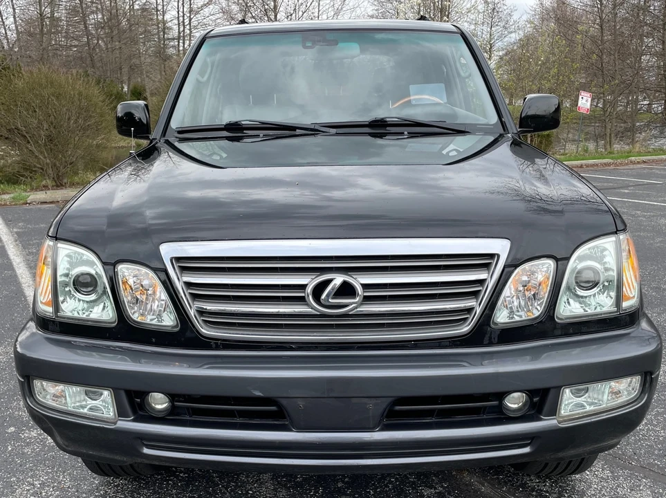 2005 Lexus LX 2nd Gen - Image 18 of 31