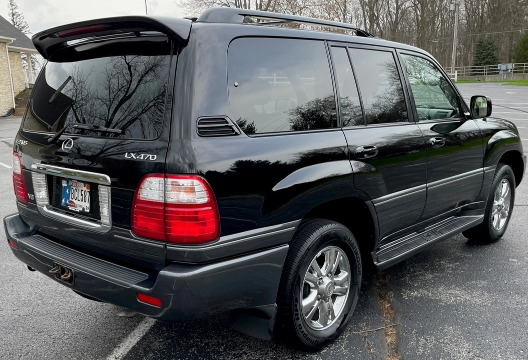 2005 Lexus LX 2nd Gen - Image 14 of 31